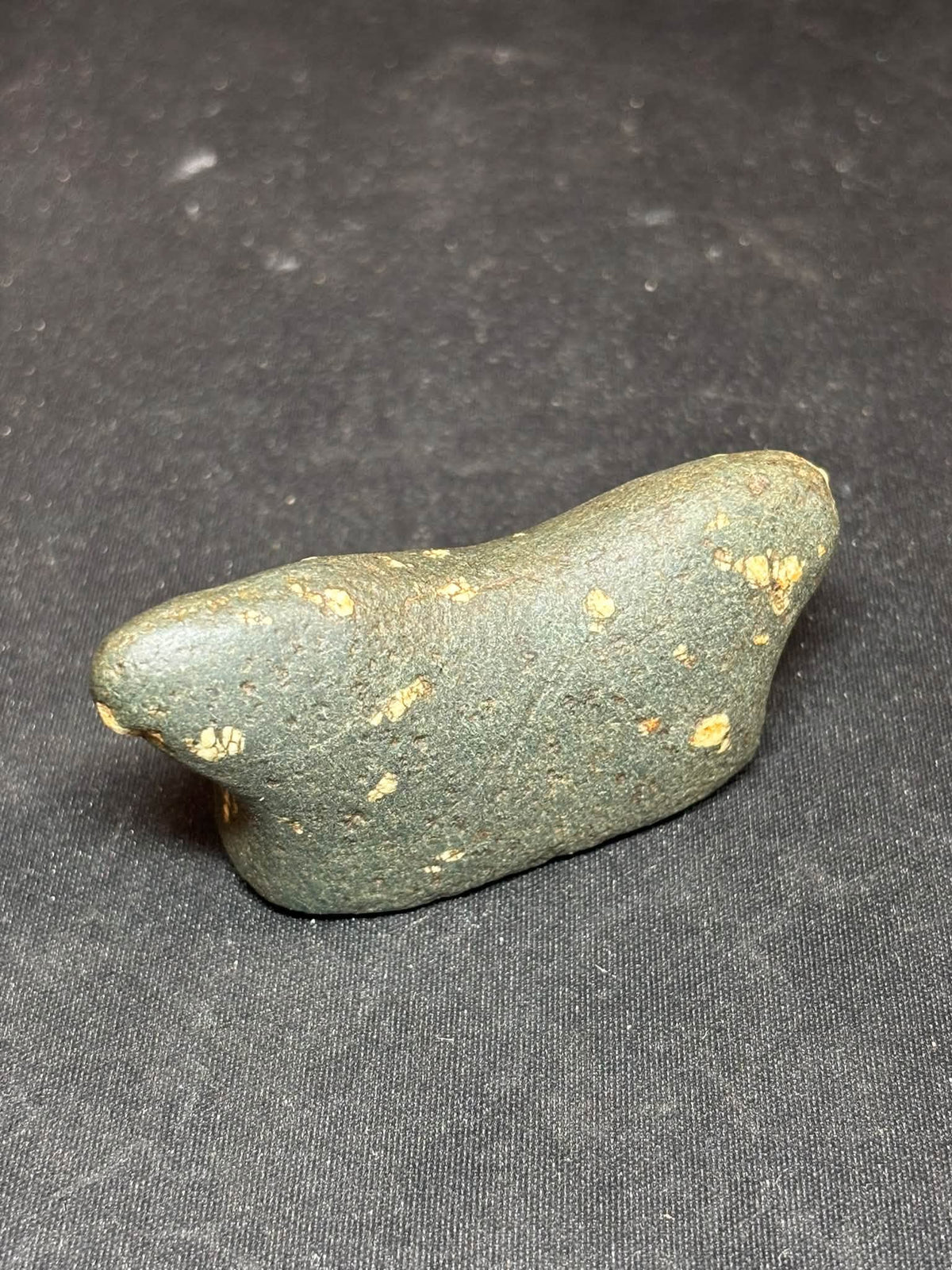 2¾″ Porphyry Birdstone — Iroquois Co., Illinois, view 1